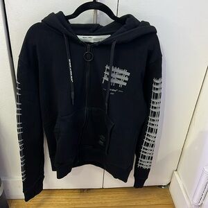 Men’s off-white hoodie